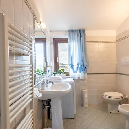 Апартаменты Theo House -